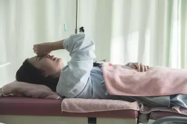 内田理央“千春”、予想外の妊娠発覚で決断　中村ゆりか“えみる”は流産　20日放送『略奪奪婚』第3話【あらすじ】