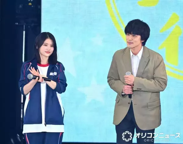 北村匠海、『ガルアワ』サプライズ登場　月9『サバ缶、宇宙へ行く』出口夏希“生徒”たちはジャージで青春感あふれるステージ