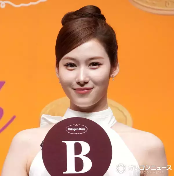 TWICE・SANA、純白の“妖精スタイル”披露　TWICE国立競技場公演の“ご褒美”明かす