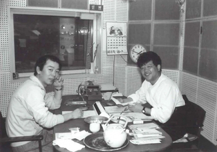 大阪の名深夜ラジオ番組『ぬかるみの世界』特番放送決定　笑福亭鶴瓶が出演、新野新さんを偲ぶ