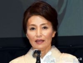 仁科亜季子、長男・仁科克基と親子ディナーで2ショット「お父様に似てますね」「素敵な親子」　元夫は松方弘樹さん