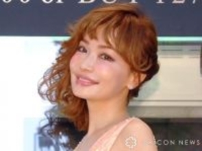 平子理沙、85歳の実母と“顔出し”2ショット公開「お綺麗」「お母さま、いつも素敵」