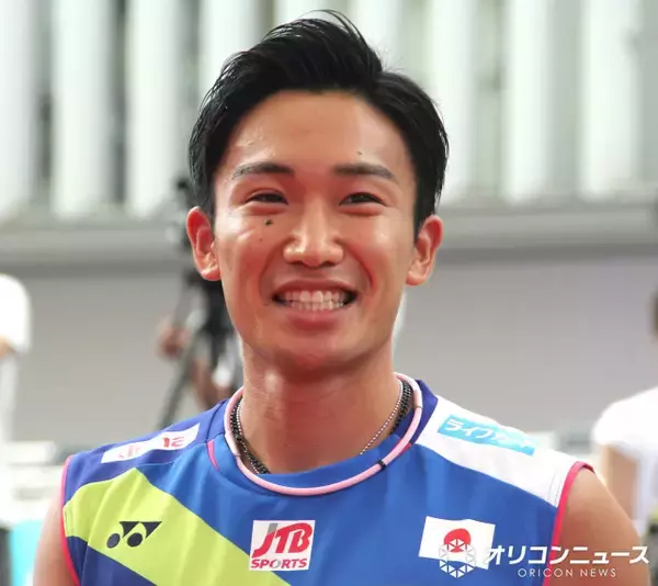 バドミントン選手・桃田賢斗、結婚式を報告　妻とのウエディング2ショット披露「格別の美しさ」　会場はプロポーズをした思い出の場所