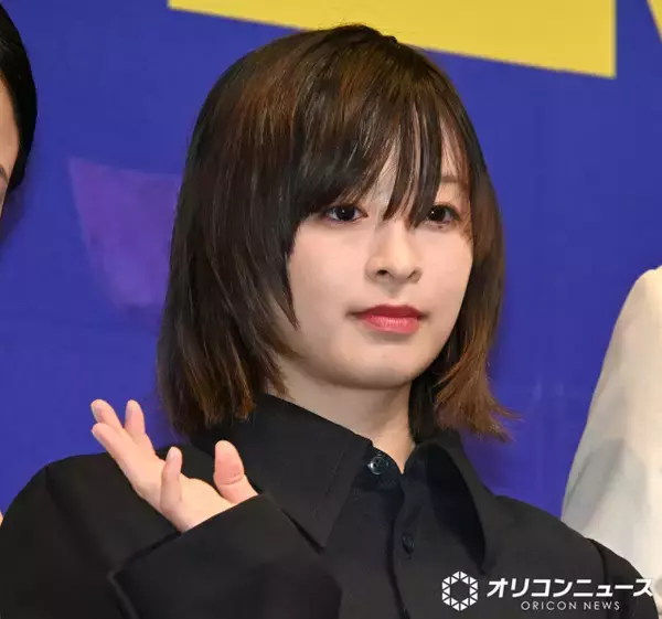 森七菜、紙ヒコーキ投げるも地面へ一直線　謎めいた“夜職悪女”の心得は「謎は謎のままで」