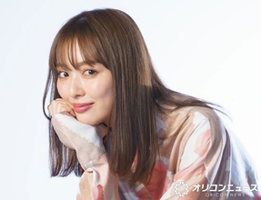 内田理央、肌見せスタイルで沖縄を満喫　撮影オフショットにファンから反響「スレンダーボディがまぶしい」「そのスタイルください」
