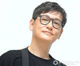 「井浦新、“編み込みヘア”に反響「斬新で素敵」「かっこよすぎます」「お似合いなのがさすが」」の画像1