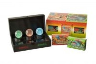 『ポケモンFRLG』特別版発表！ガラス製モンスターボールオブジェ付き　台座スイッチでライトアップ