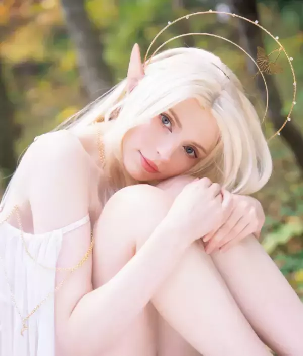 大胆な衣装でエルフの存在感を体現　北アイルランド出身のモデル／コスプレイヤー・ソフィーの初写真集