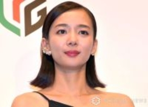 岡田紗佳、下着姿で麗しの“役満ボディ”「たまんない」「これはまたキョーレツな！」