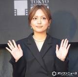 「【東京国際映画祭】川口春奈、茶髪＆ブラックジャケットで存在感　レッドカーペットで観客を魅了」の画像1