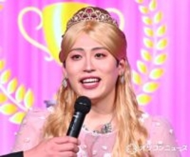 レインボー池田、金髪＆ドレスで王女姿に　体形は「山田哲人とほぼ同じ」