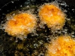 じわじわ効く出費…食用油も4月から値上げ　家計見直しで選びたい日用品