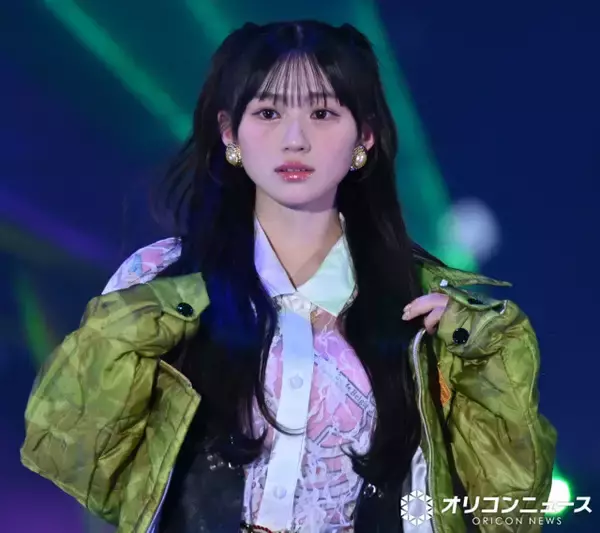 乃木坂46川崎桜、『ガルアワ』個性的な古着スタイルにもかわいさチラリ