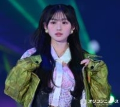 乃木坂46川崎桜、『ガルアワ』個性的な古着スタイルにもかわいさチラリ