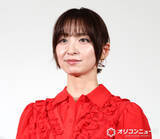 「篠田麻里子、再婚発表後初公の場　“タワマン・ママ友バトル”出演に本音「子を持つ親として…」」の画像1