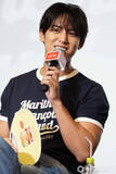 「SEVENTEEN・MINGYU（ミンギュ）、来日イベント登壇に大歓声　SEUNGKWAN＆DINOとの思い出話も」の画像1