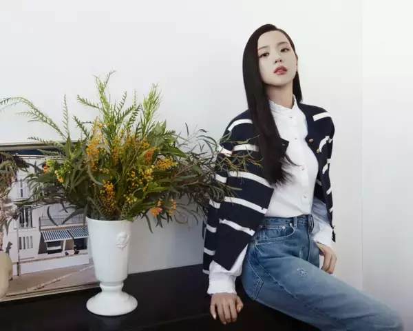 BLACKPINK・JISOO、洗練されたリラックス感を体現「とても新鮮です」
