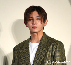 山田涼介、好きな香りはファンと共有したい　春の芽吹きを思わせるさわやかな装いで登場