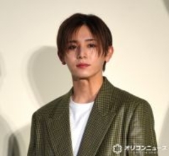 山田涼介、好きな香りはファンと共有したい　春の芽吹きを思わせるさわやかな装いで登場