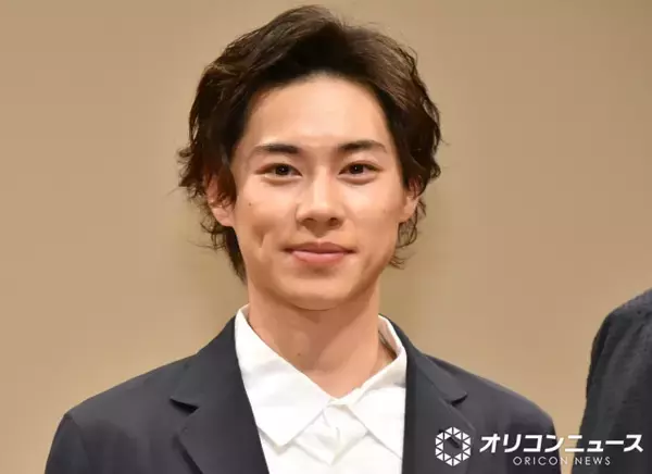 結婚発表の戸塚純貴、別ドラマ撮影中に『めおと日和』脚本を待ちきれず読み出す　ドラマファンにメッセージも「おはぎも売ります（たぶん…）」