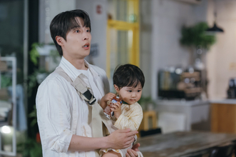 ペ・イニョク＆ノ・ジョンウィ、“甥っ子”ウジュにデレデレ「あまりにも可愛くて」「キスをしてくれた」　韓国ドラマ『宇宙をあげる』キャラクター紹介＆撮影エピソード