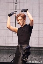 ALPHA DRIVE ONE・ARNO、骨折からステージ復帰　日本語でファンに約束「ずっと僕たちのそばにいて」