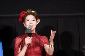 「かつみ♥さゆり」♥さゆり、アン・ハサウェイ風の姿で魅了　夫婦愛も語る「コンビを組む時になんでも半分こしよう」