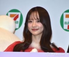 森香澄、ちいかわとわちゃわちゃで笑顔　質感を絶賛「意外と柔らかい」