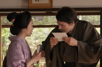 『ばけばけ』アメリカから大きな荷物が届く　第121回場面カット