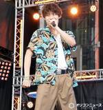 「髙松アロハ、『ヒロアカ』オールマイト風の「待ち合わせ」　綱啓永はアロハの大移動で立ち去る」の画像1