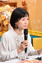 2000年ドラマ『金曜日の恋人たちへ』で三角関係… 藤原紀香＆水野真紀、26年後に大阪の料理番組で共演