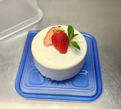 クリスマスを前に…残ったケーキの“画期的な”保存方法に「目から鱗」「すばらしいアイディア!!」