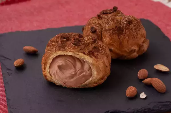 【きょうから】ビアードパパ『生チョコシュー』が2月限定で復活　まるで“生チョコ”な濃厚クリームがぎっしり