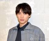 「福士蒼汰、無精ひげ＆ゴツすぎる肉体を披露　衝撃ショットにファン「そりゃ、みんな気づかない」「腕の筋肉がすごい事に」」の画像1