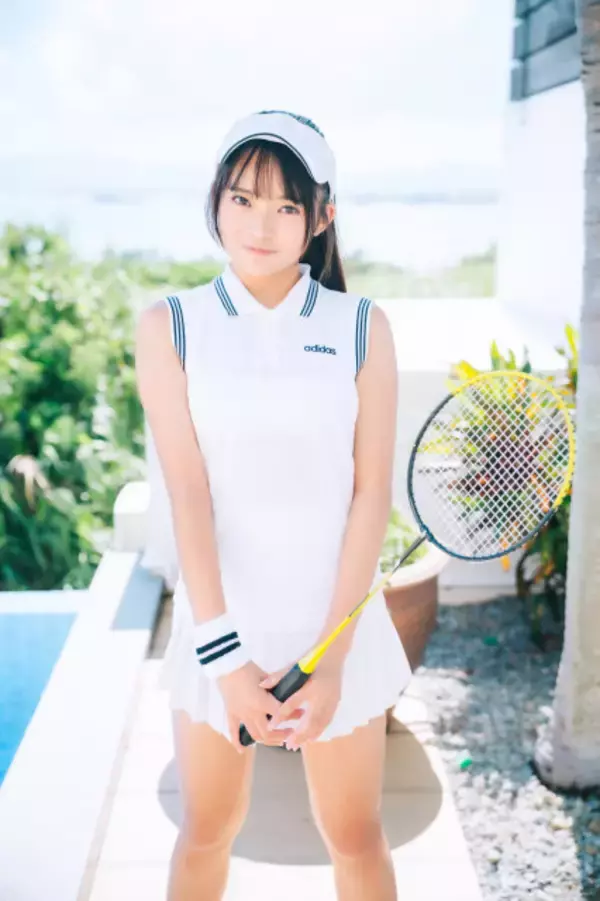 “逸材の17歳”小森香乃、純白ビキニやバレエ披露 　“奇跡の瞬間”を収めた貴重な成長記録