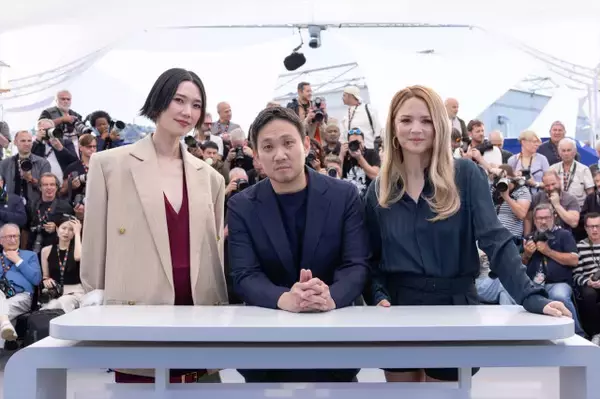 【カンヌ映画祭】濱口竜介監督『急に具合が悪くなる』フォトコール＆公式会見「体が震える思いを映画にしたかった」
