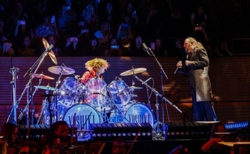YOSHIKIのLA公演の放送・配信が決定　ジョシュ・グローバン、KORNジョナサン・デイヴィスとの共演も