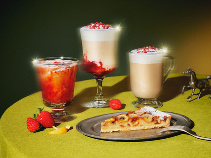 【スタバティーカフェ】冬の定番「ジョイフルメドレー」主役の新作3種登場　アプリコットムースやティージェリーで楽しむホリデーシーズン到来