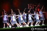 「日向坂46、ハマスタで熱狂の大迫力ライブ！　プロ野球ファンへグループの“あつくるしさ”アピール」の画像1