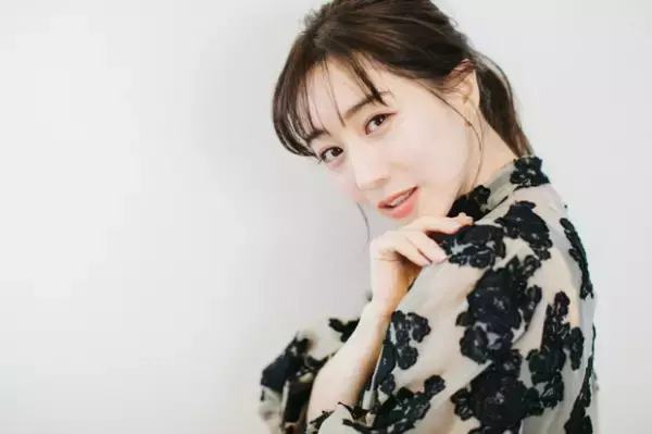 田中みな実、“夫”とのラブラブ写真「美男美女」「理想的なご夫婦」