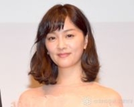 石橋杏奈、5歳長女＆夫・松井裕樹投手の2ショットを公開　日常の愛らしい瞬間に「素敵」の声