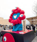 「万博閉幕から2ヶ月、大屋根リングの上からミャクミャクが”祝”報告に反響「信じてた!!!」「完全に主役ムーブで草」」の画像1