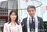 「舘ひろし、雨の中のイベントで神対応　西野七瀬＆報道陣にも気遣い見せる」の画像1