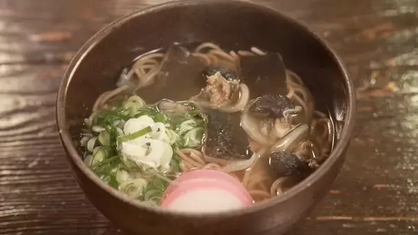 ドランクドラゴン塚地、財前直見と大分の“立ち食いそば”へ　衝撃の『すっぽんぽんそば』とは？