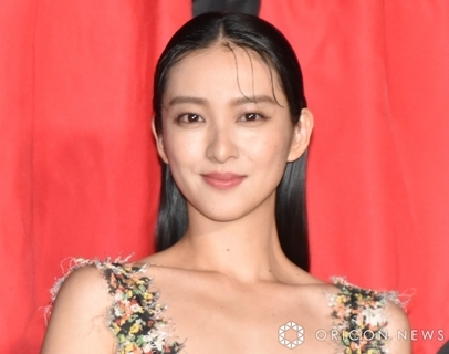 3児の母・武井咲、最新ショットが話題「やっぱりかわいいなぁ」「美しすぎる」　久しぶりの“るろ剣”メンバー集合にも反響「もう見られないと思っていた光景」