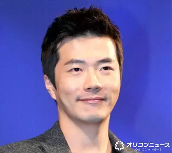 『天国の階段』出演　クォン・サンウ、17歳長男の初マイカーに『ジープ』購入　車選びで妻が見せた“現実的な”姿