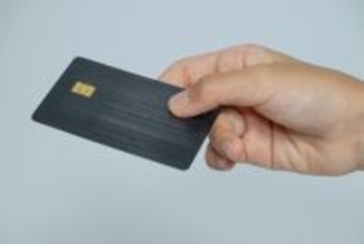 初発表！ 金融の専門家40人が評価した、おすすめのプラチナカード、総合1位は？