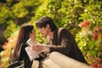 【あす最終回】『21世紀の大君夫人』IU＆ビョン・ウソク、塀越しのキスや抱擁シーンなど…これまでの2人を公開　「まさにロイヤルカップル」「ほんとに王子様みたい」「末長くお幸せに」