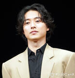「山崎賢人、面白かった吉沢亮の一言明かす「そのくらいリラックスしながら」　『キングダム』でがっつり共演し仲深まる」の画像1