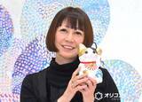 「アイドルから現代アーティストに転身したKAORUKO、個展開催に猫好き芸人駆けつける　飼い猫描き「そっくりそのまま」」の画像1